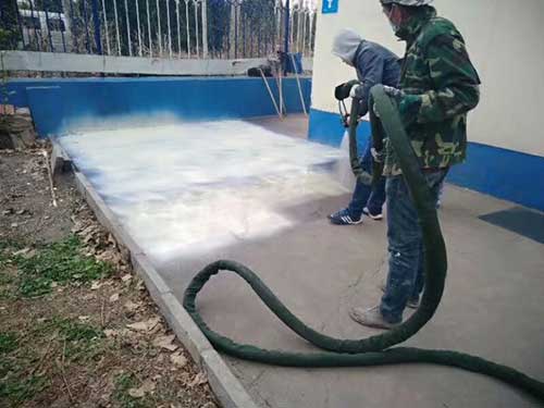 聚脲噴涂機蘇州 好不好操作?(圖2) 液壓聚脲噴涂機水池防水施工案例
